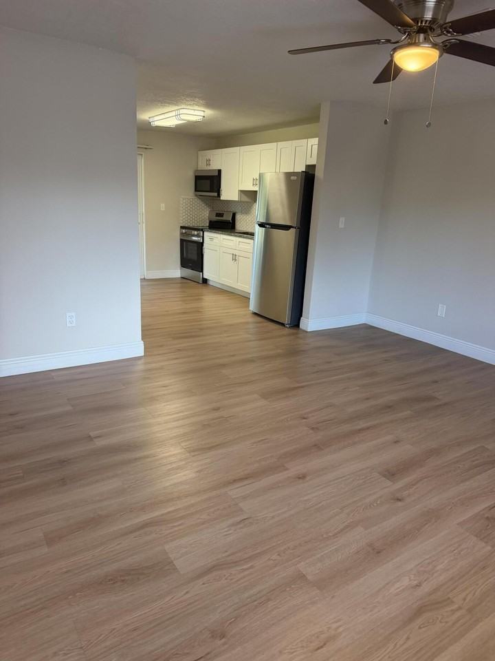 2727 Se Normand St - Photo 4 of 14