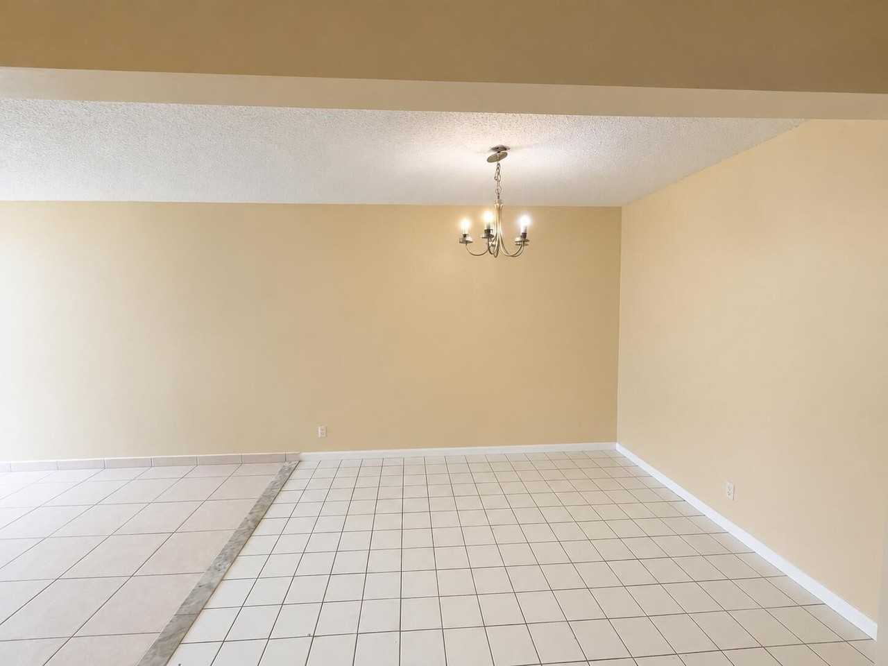 4125 Woodside Dr #4 - Photo 6 of 23