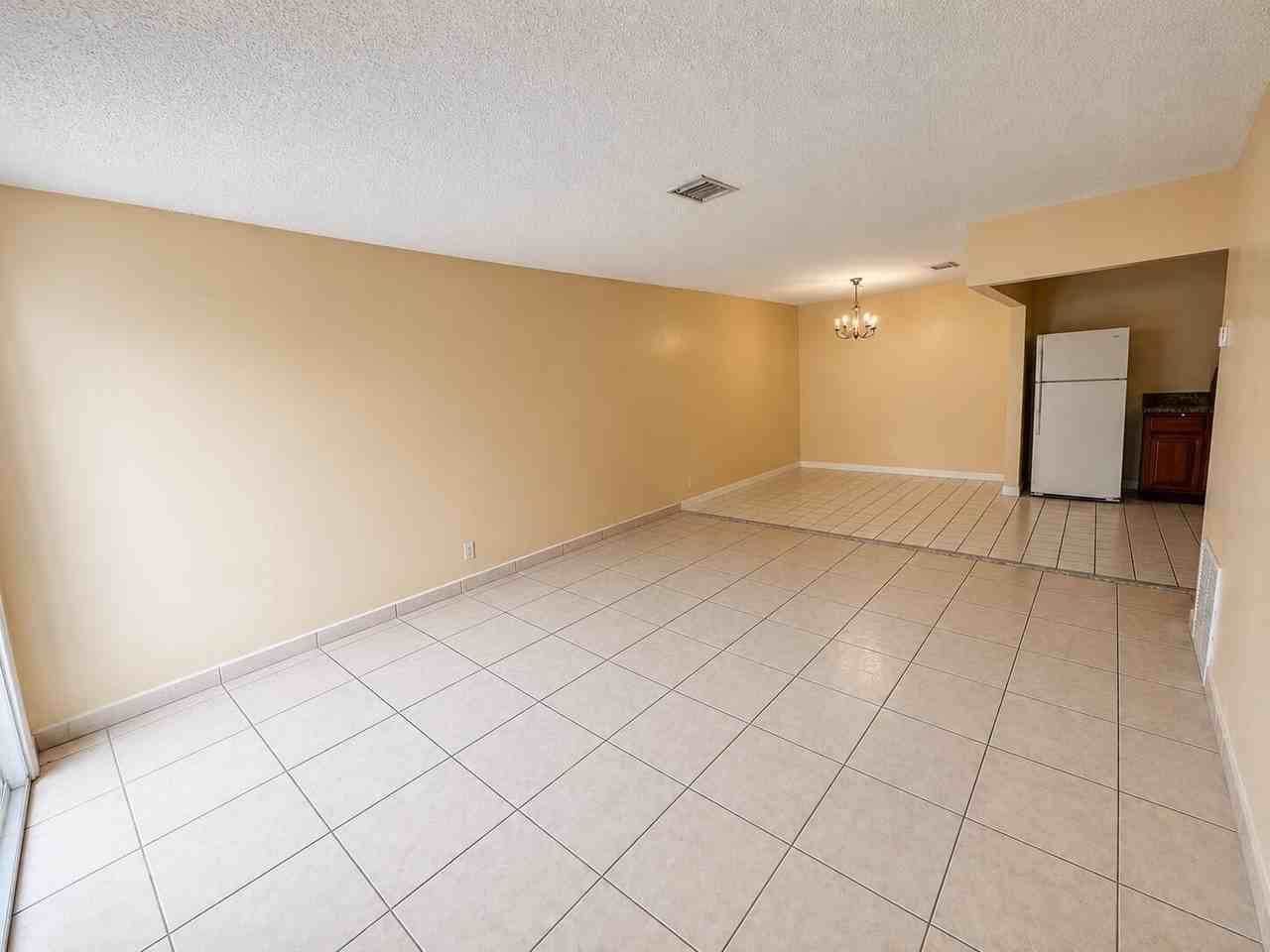 4125 Woodside Dr #4 - Photo 7 of 23
