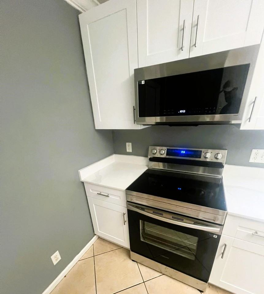 11290 Sw 20th St - Photo 4 of 14