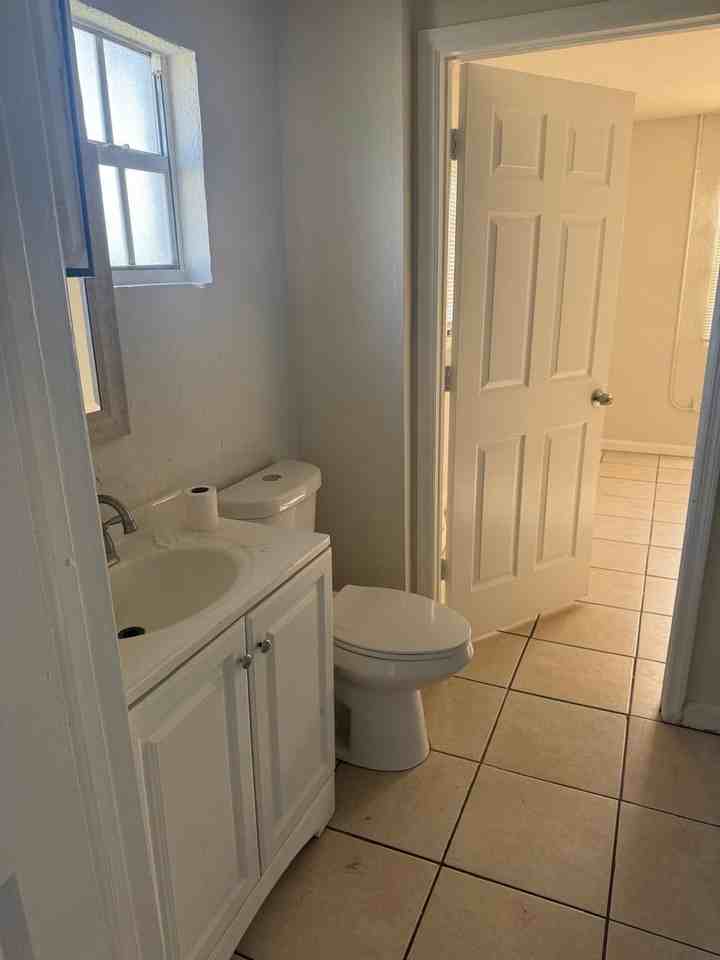518 N 6th St - Photo 5 of 6