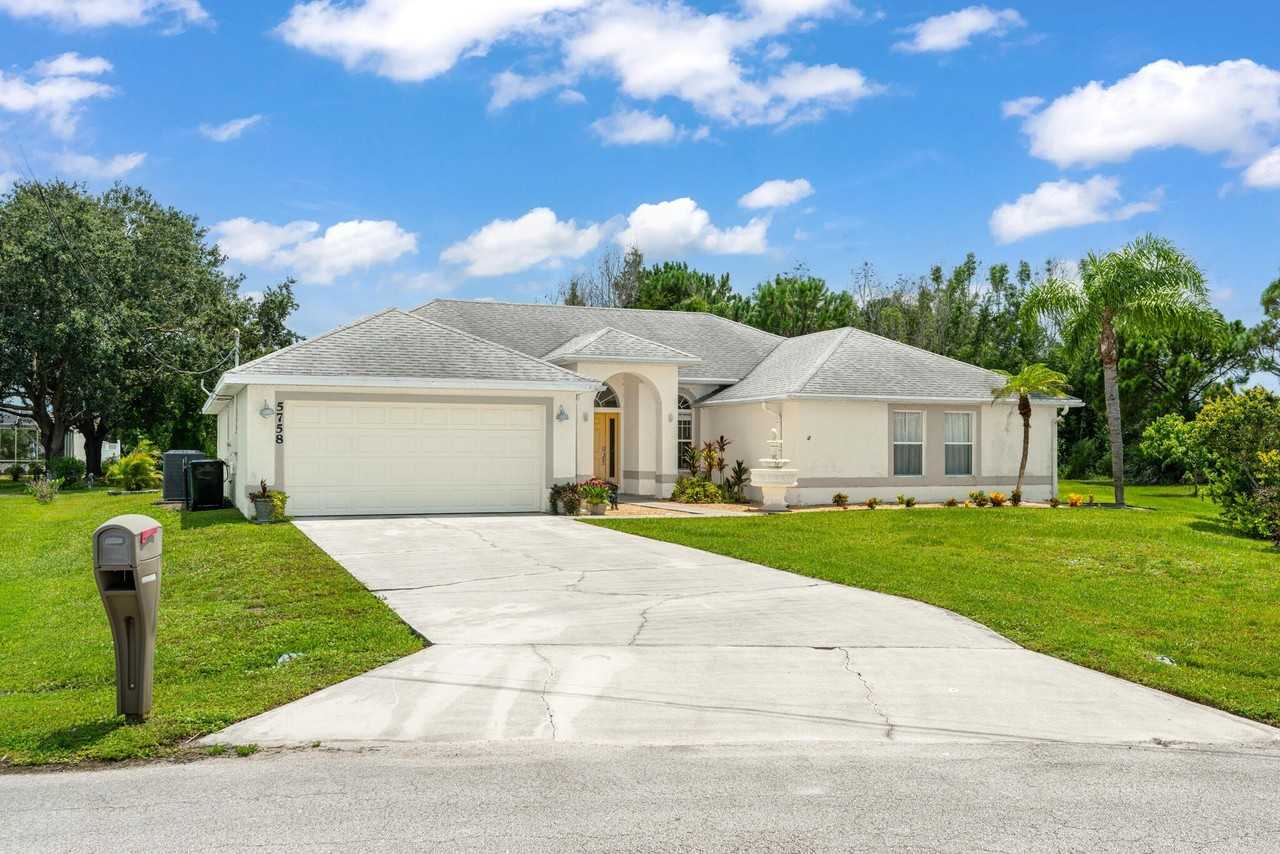 5758 Nw Benbow Ct - Photo 2 of 25