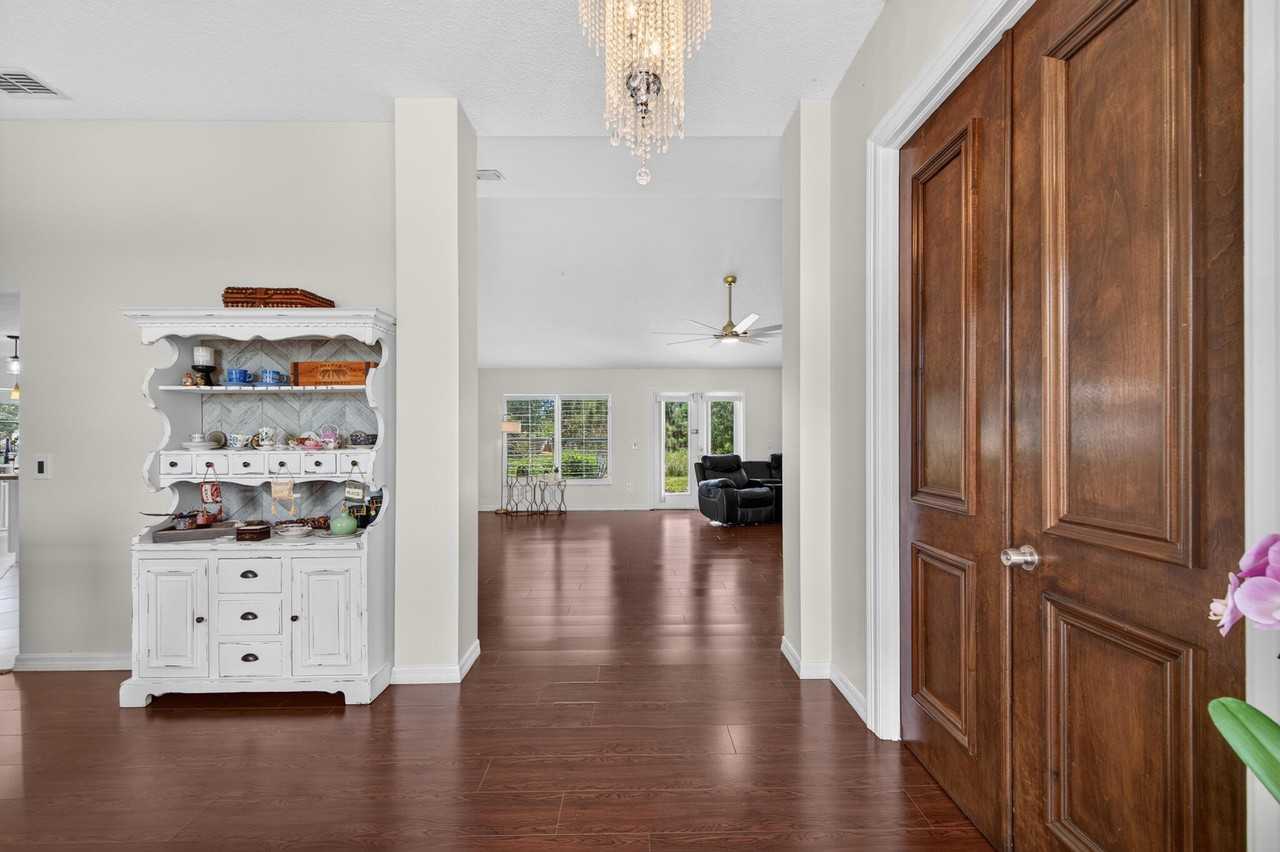 5758 Nw Benbow Ct - Photo 4 of 25