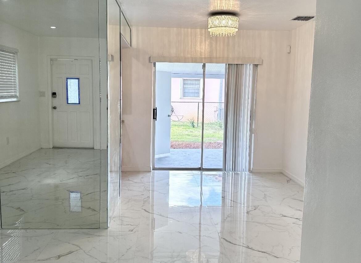20701 Nw 34th Ct - Photo 6 of 28