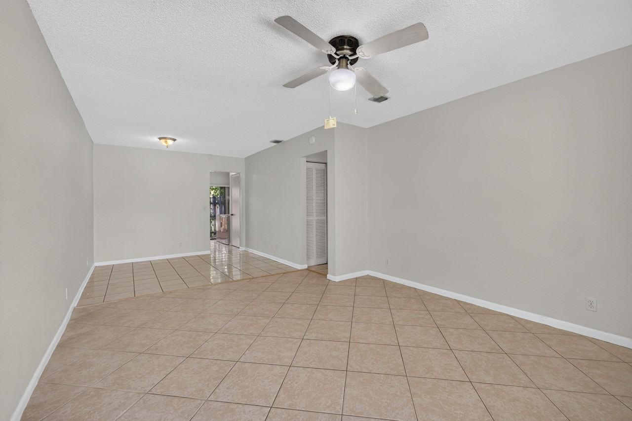 12395 Peconic Ct - Photo 4 of 13