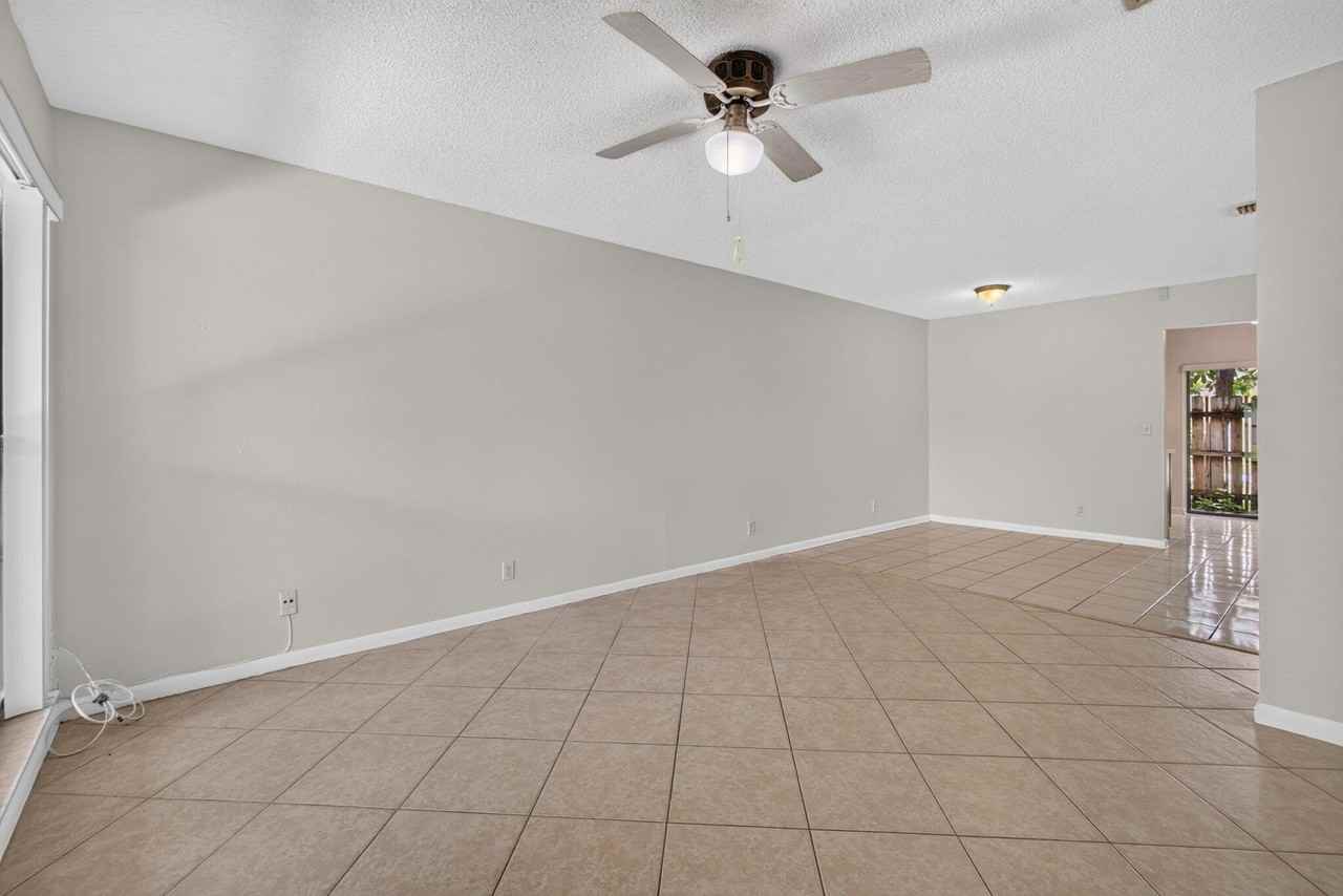 12395 Peconic Ct - Photo 6 of 13