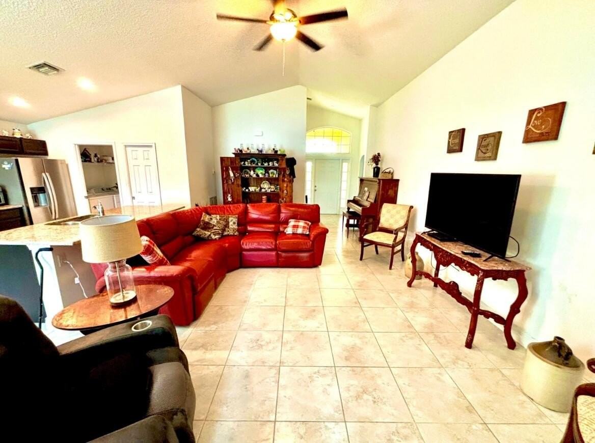 9558 Sea Spray Dr - Photo 4 of 18