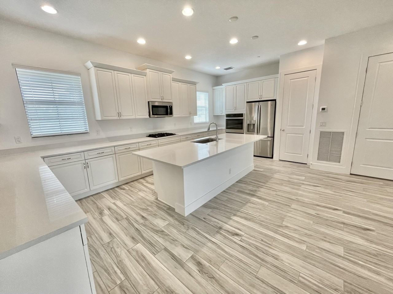 5412 Watts Ter - Photo 4 of 31