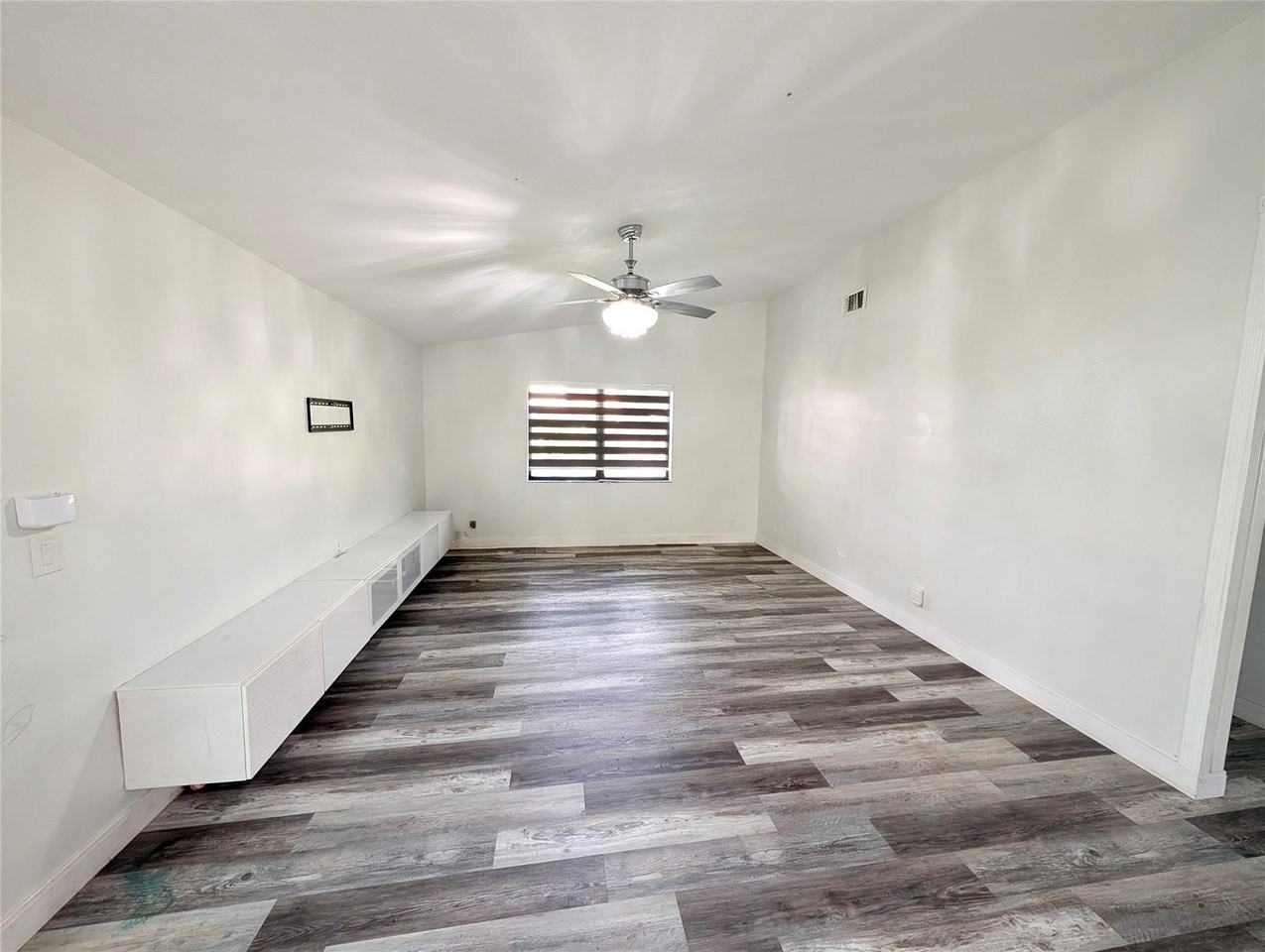 6421 Crossbow Ct - Photo 7 of 16