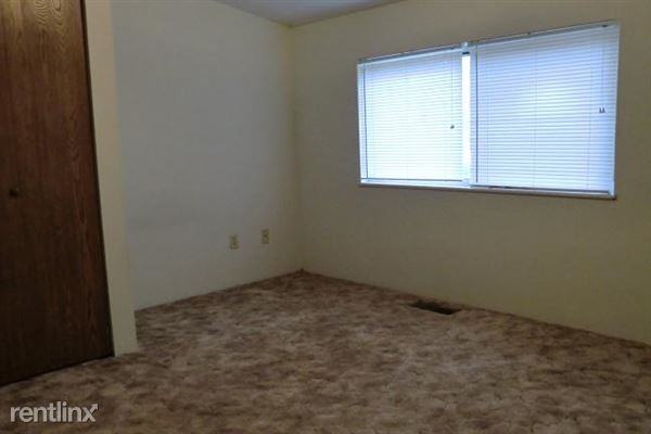 206 Village Dr - Photo 2 of 10