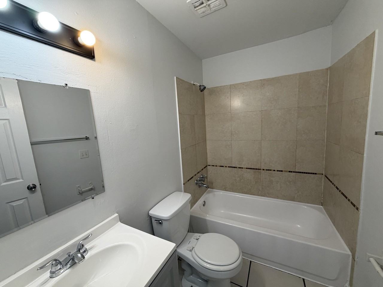 4160 Nw 21st St #220E - Photo 5 of 8