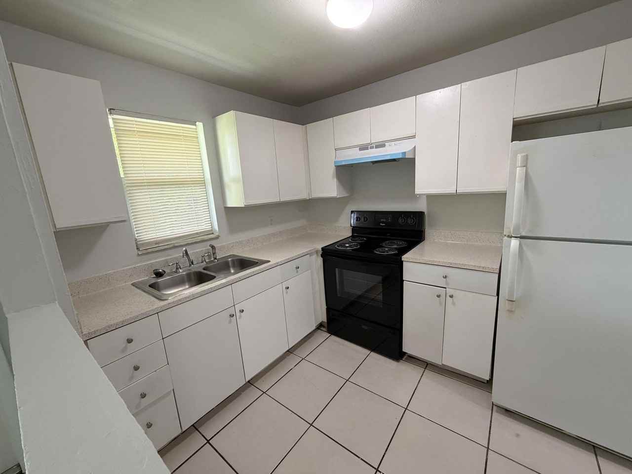 4160 Nw 21st St #220E - Photo 6 of 8