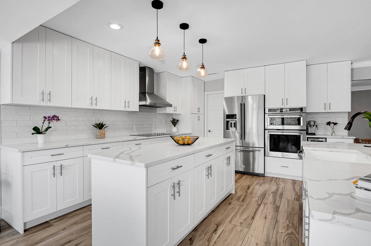 23313 Lago Mar Cir - Photo 3 of 50