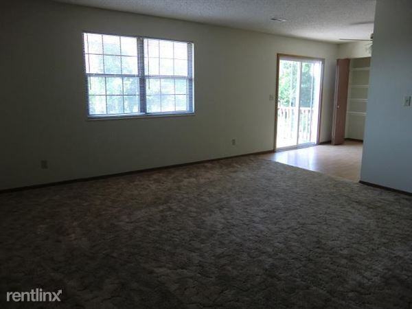 4 Quail Hollow Ct #A - Photo 3 of 9