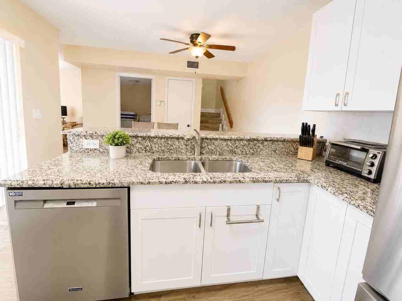 192 Springdale Cir - Photo 3 of 23