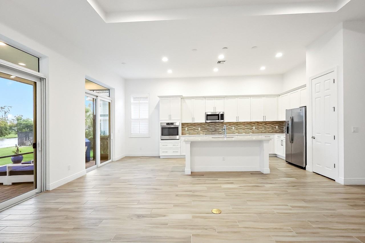 23026 Sw Accesi Way - Photo 6 of 25