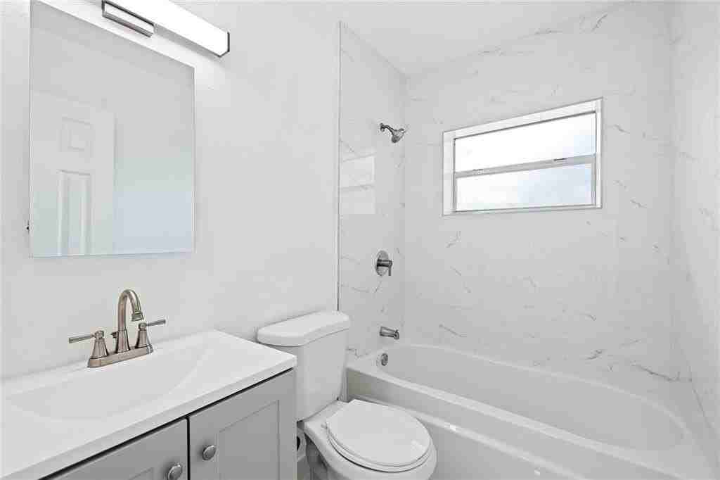 583 Nw 17th Pl - Photo 6 of 13