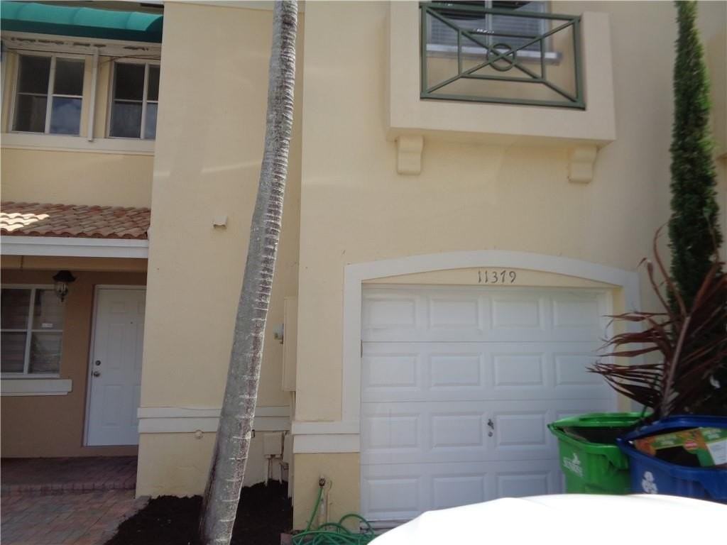11379 Nw 34th Pl - Photo 2 of 14