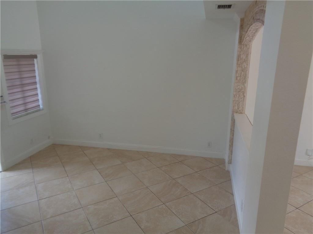 11379 Nw 34th Pl - Photo 5 of 14