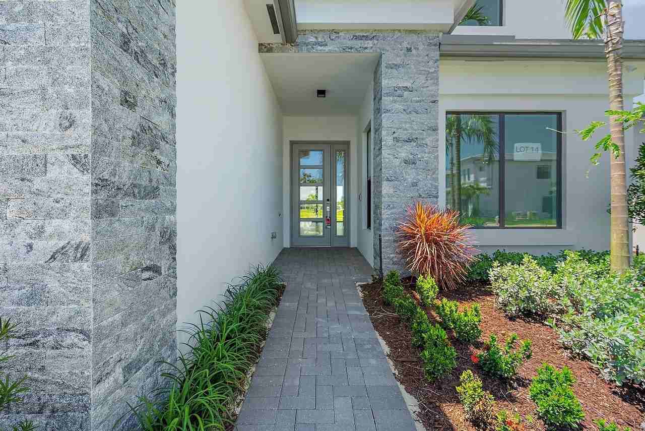 20471 Southernwood Ave - Photo 6 of 48