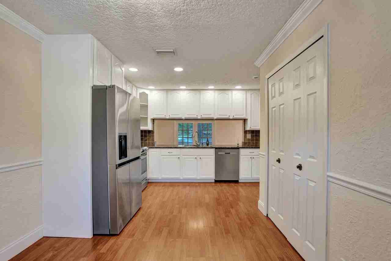 635 Deer Creek North Shore Dr - Photo 7 of 32