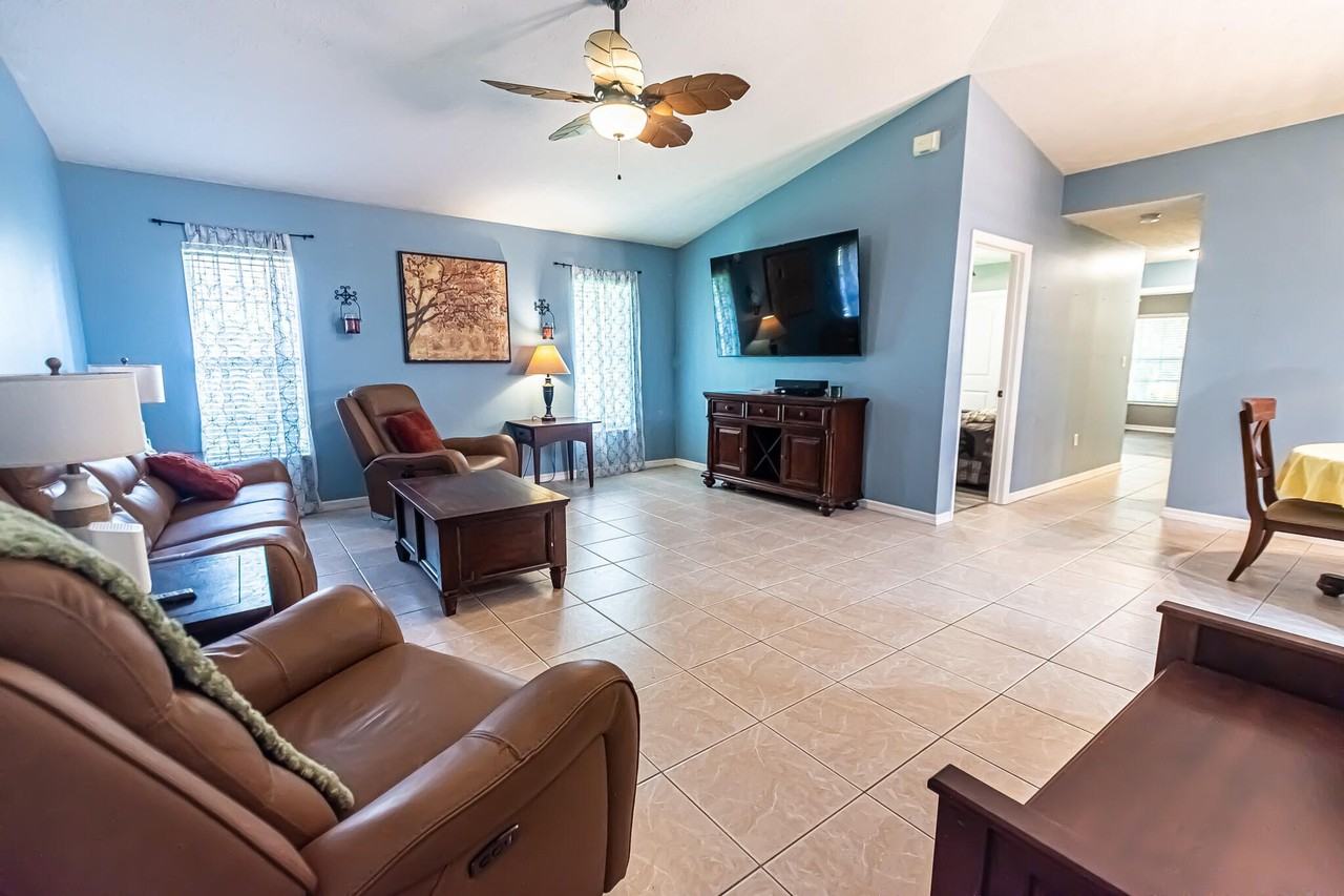 1193 Sw Live Oak Cv - Photo 7 of 26