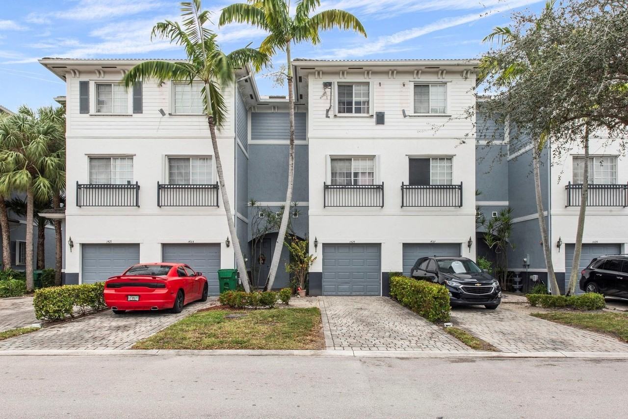 1425 Nw 36th Way