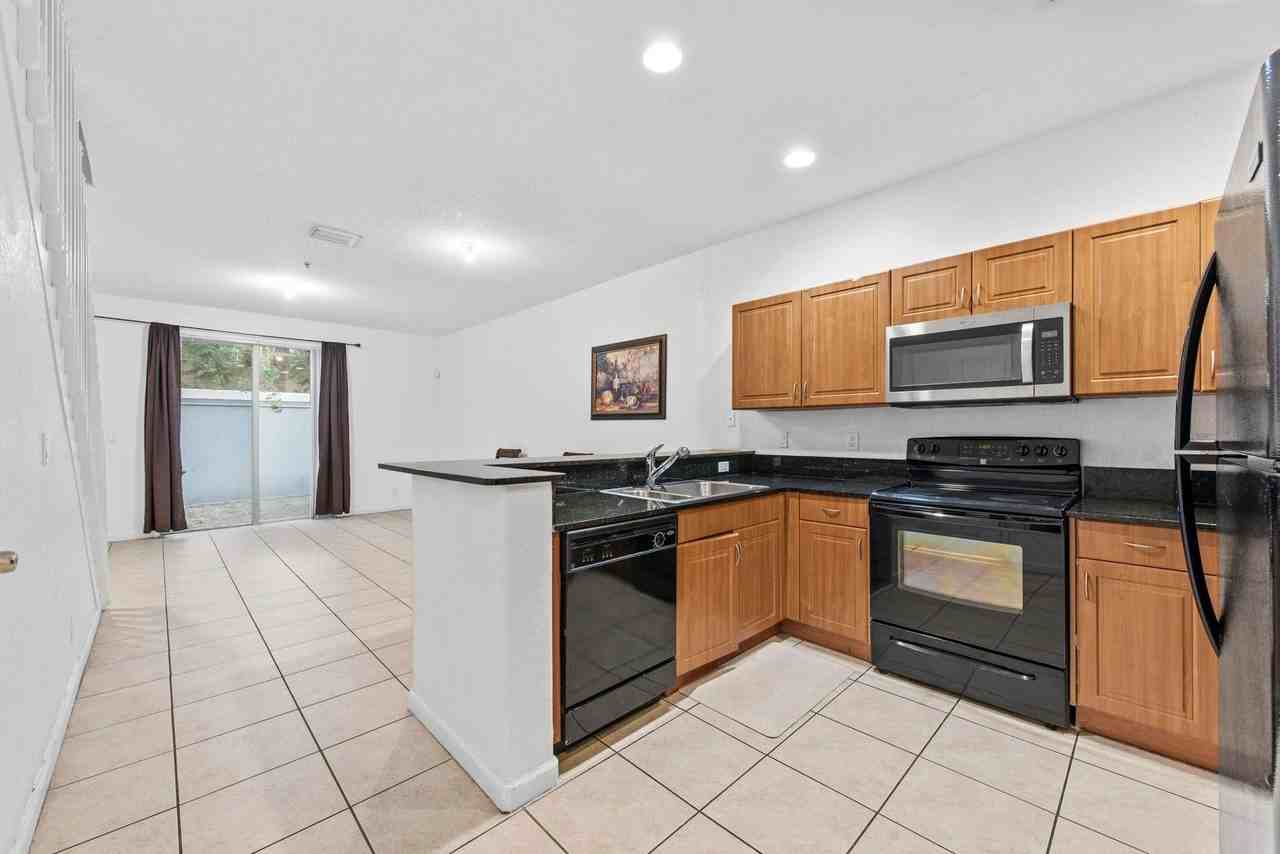 1425 Nw 36th Way - Photo 2 of 14