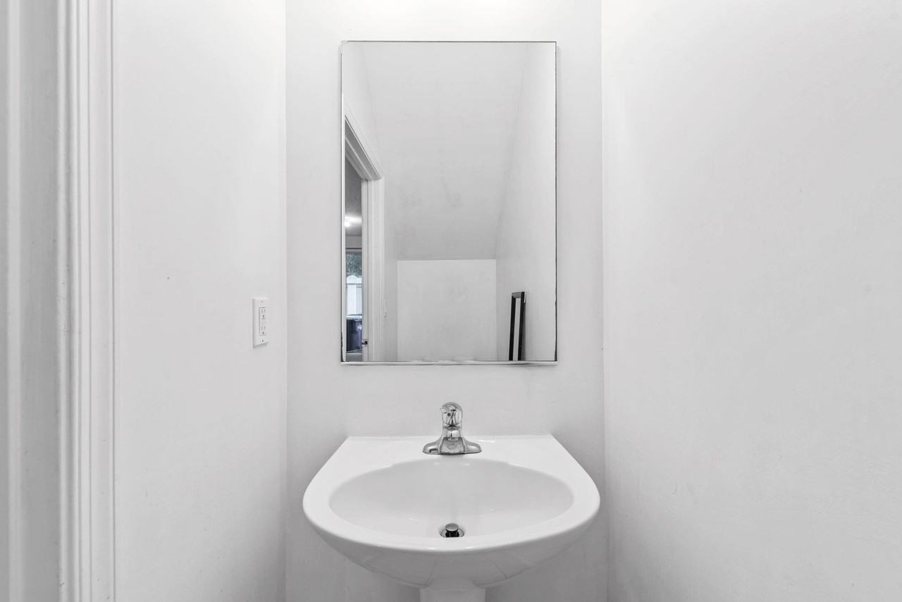 1425 Nw 36th Way - Photo 5 of 14