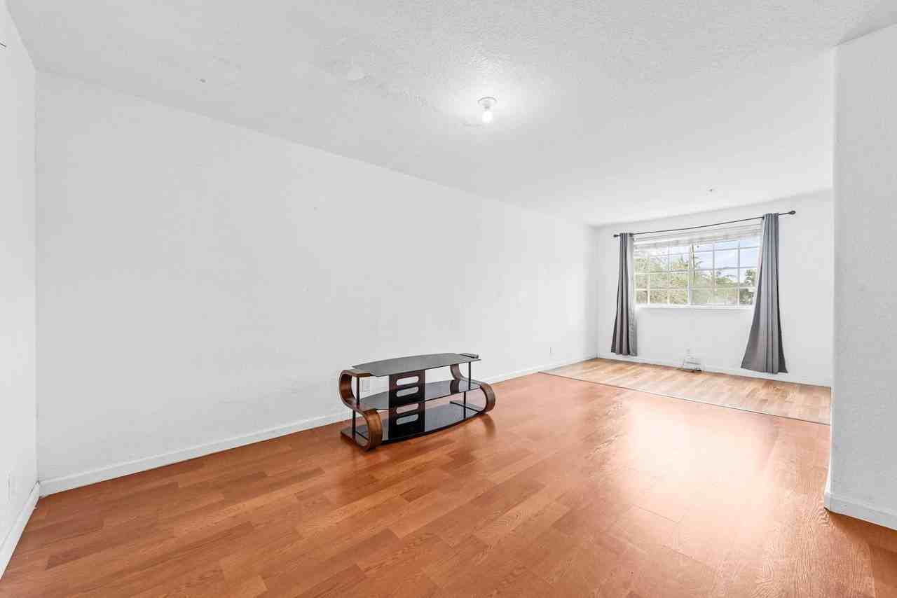 1425 Nw 36th Way - Photo 6 of 14