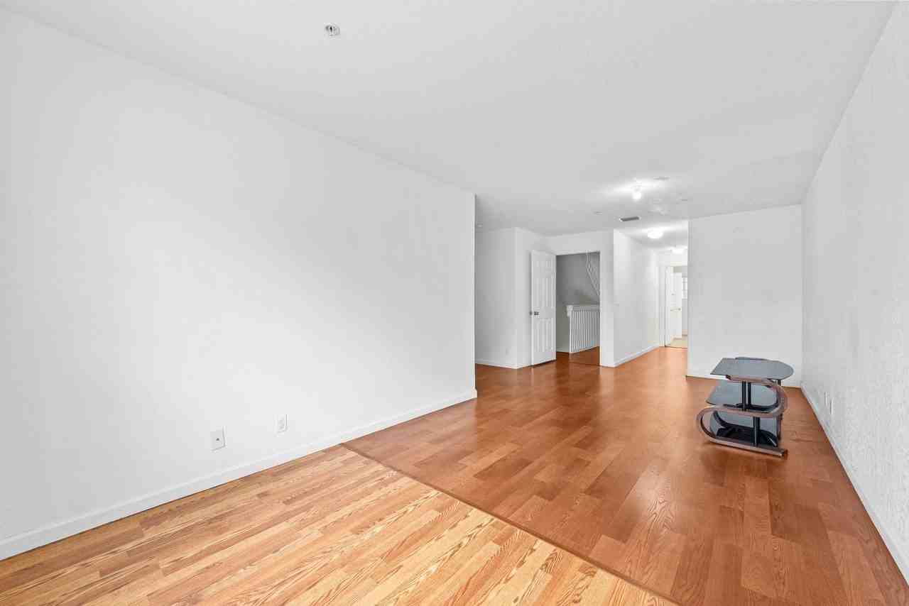1425 Nw 36th Way - Photo 7 of 14