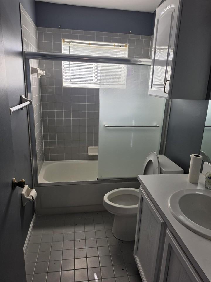 100 Kings Way - Photo 3 of 10