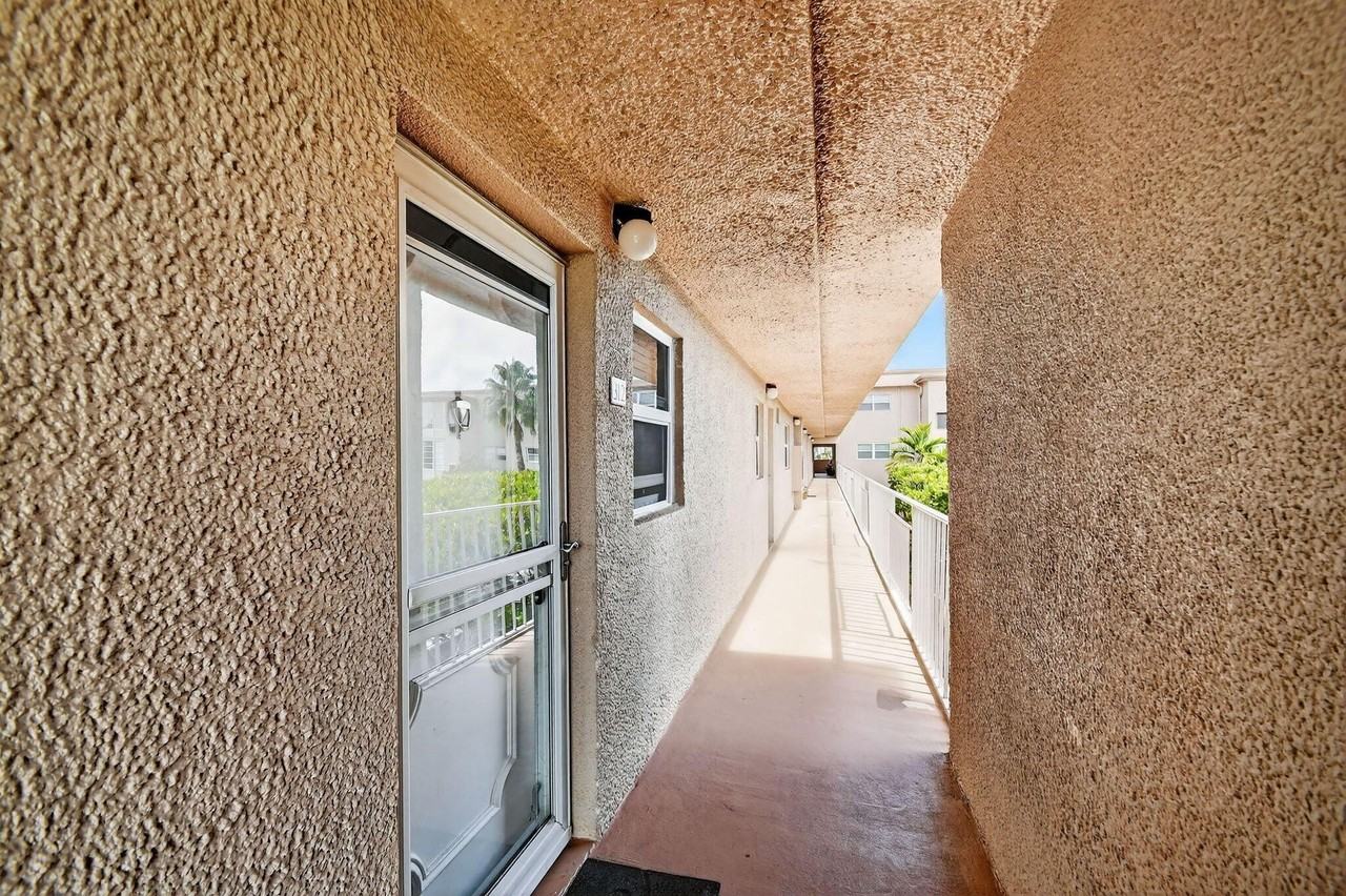 2615 Ne 1st Ct #312 - Photo 4 of 50
