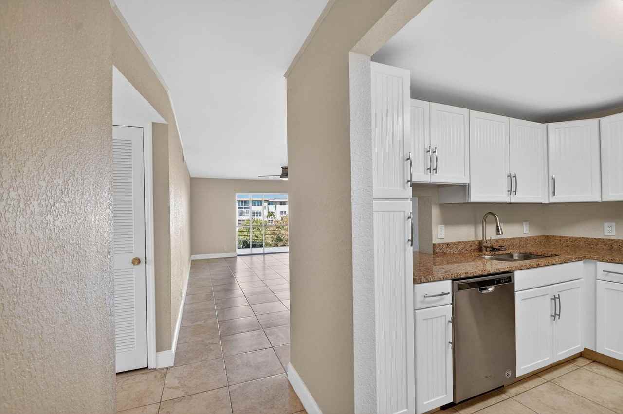 2615 Ne 1st Ct #312 - Photo 6 of 50