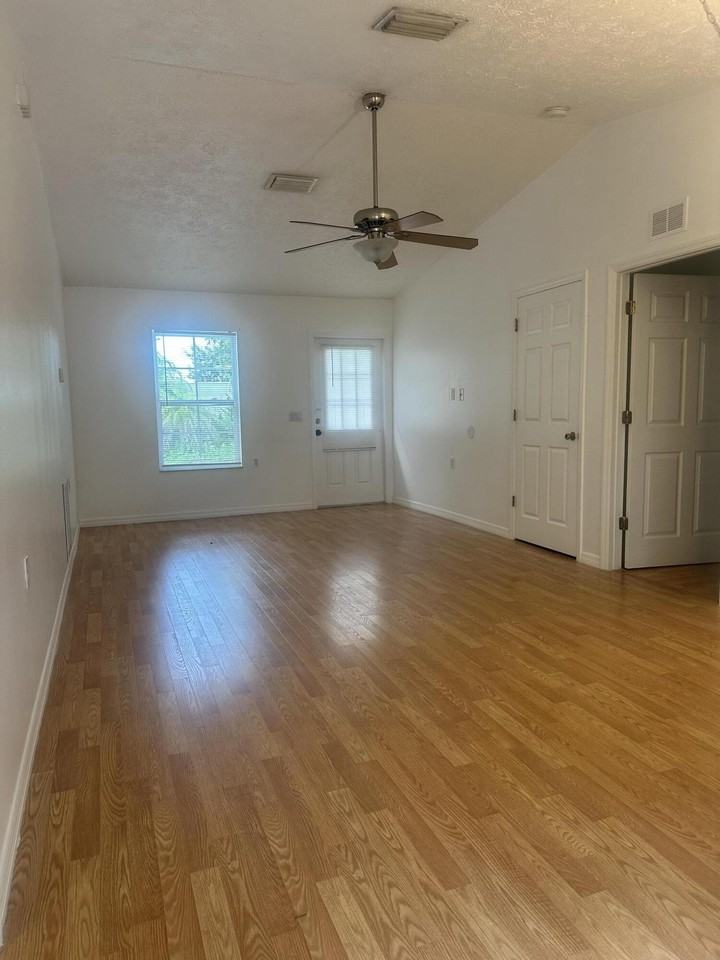 5000 Garner St #B - Photo 3 of 11