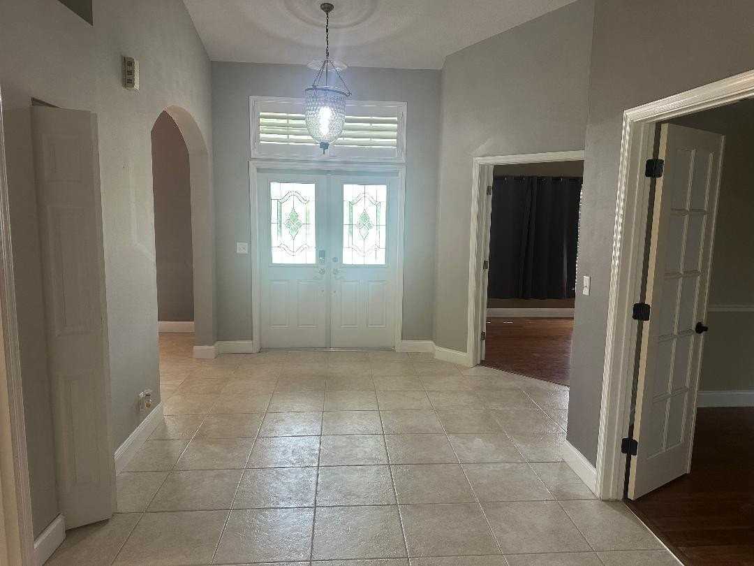 5503 Nw 39th Ave - Photo 3 of 23