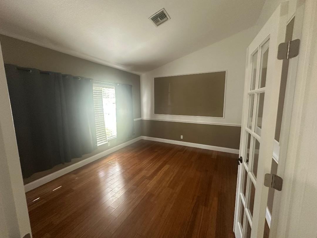 5503 Nw 39th Ave - Photo 4 of 23