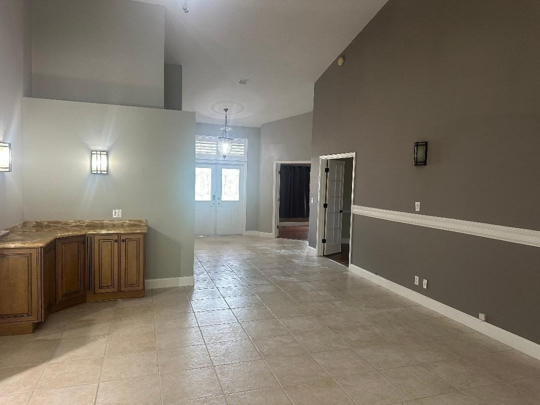 5503 Nw 39th Ave - Photo 7 of 23