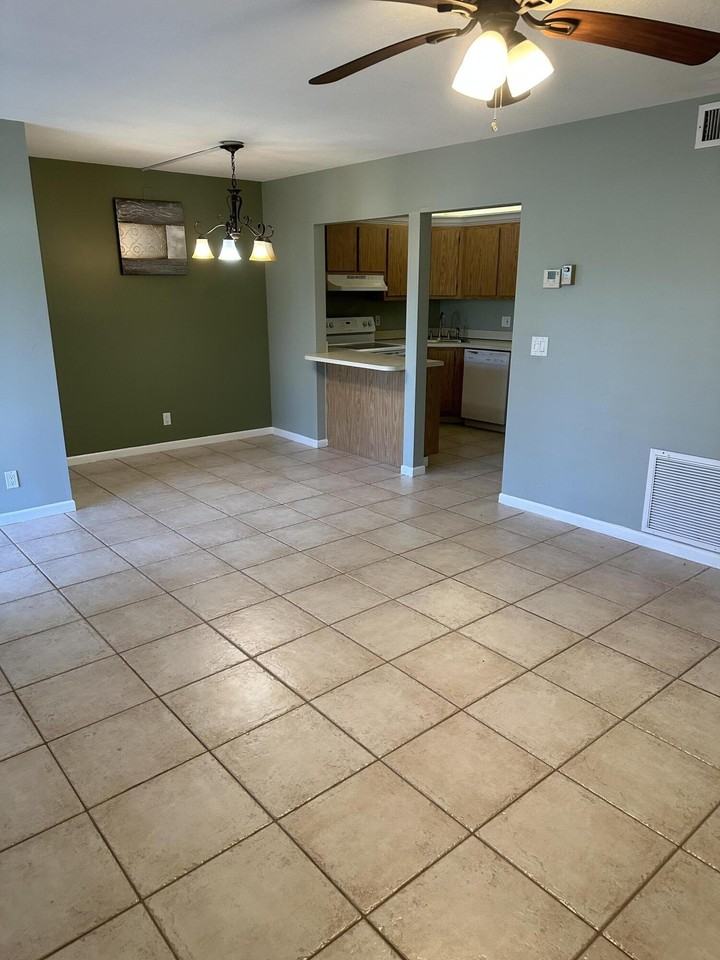 436 Pine Glen Ln #D1 - Photo 3 of 13