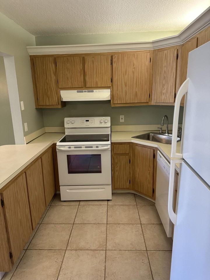 436 Pine Glen Ln #D1 - Photo 5 of 13