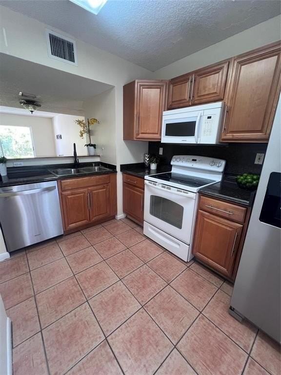 167 Riviera Cir - Photo 2 of 21