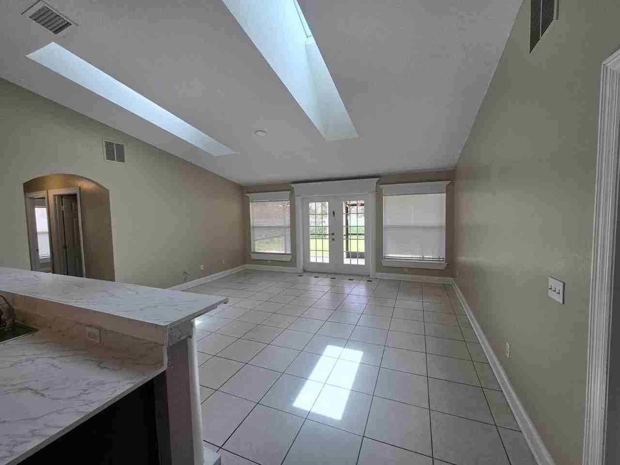 2026 Sw Cranberry St - Photo 5 of 19