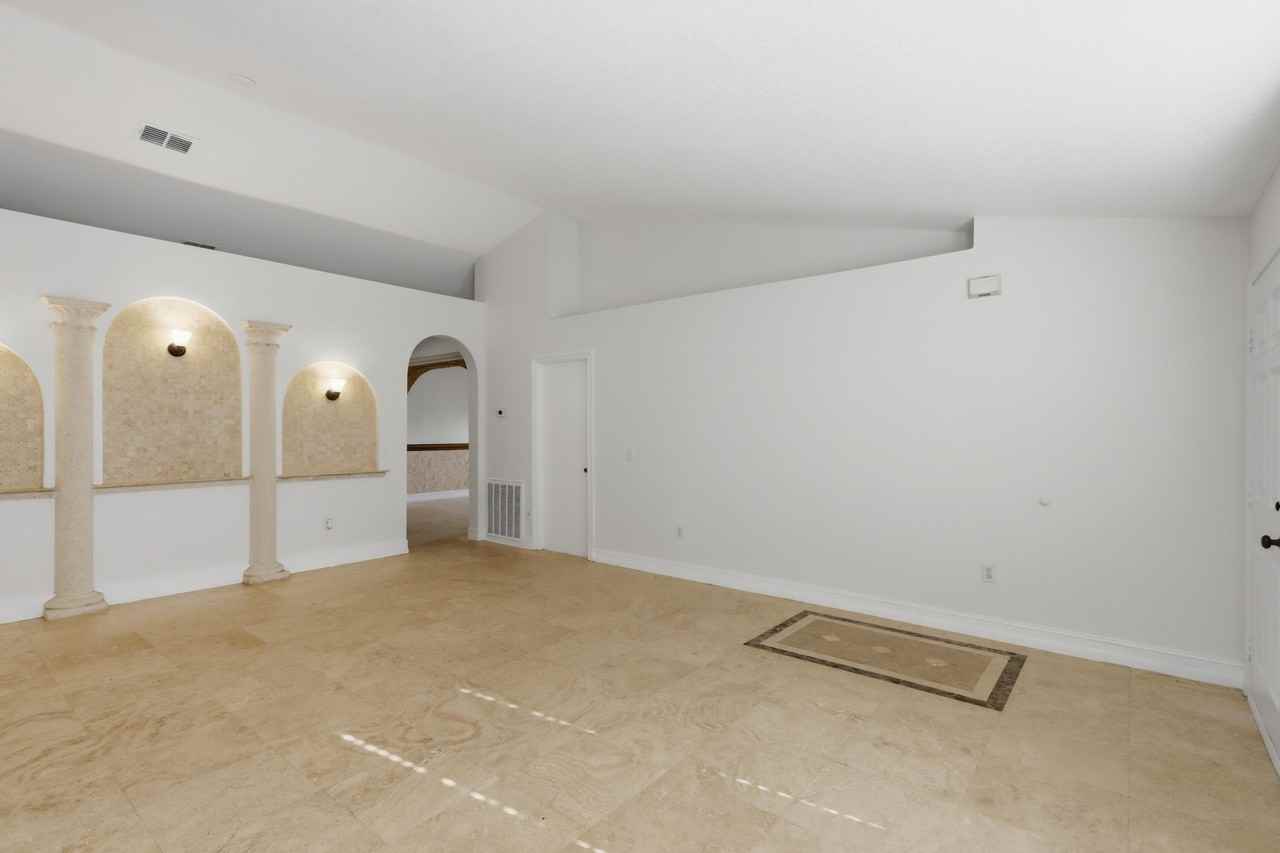 3124 Sw Armucher St - Photo 7 of 50