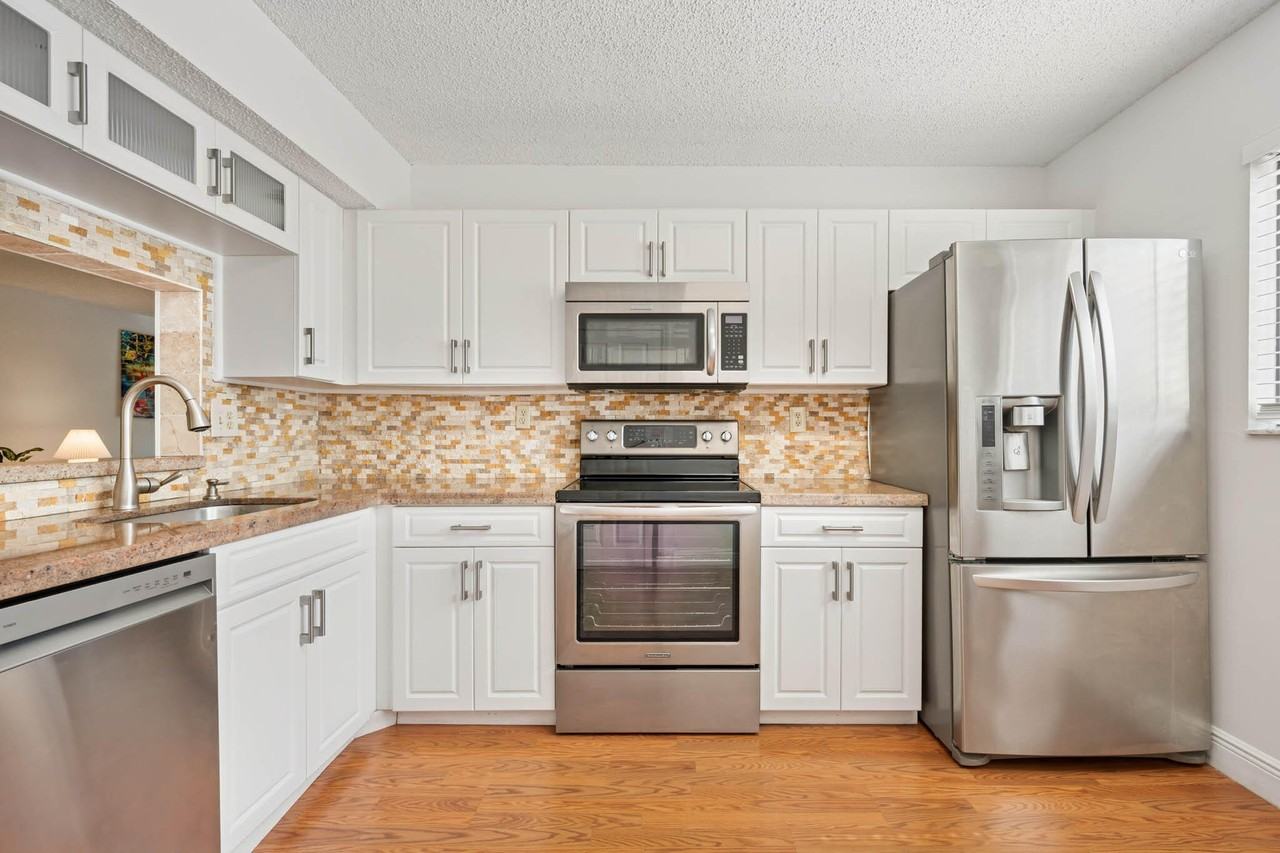 15450 Pembridge Ave #192