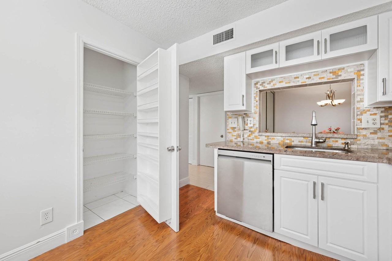 15450 Pembridge Ave #192 - Photo 2 of 31