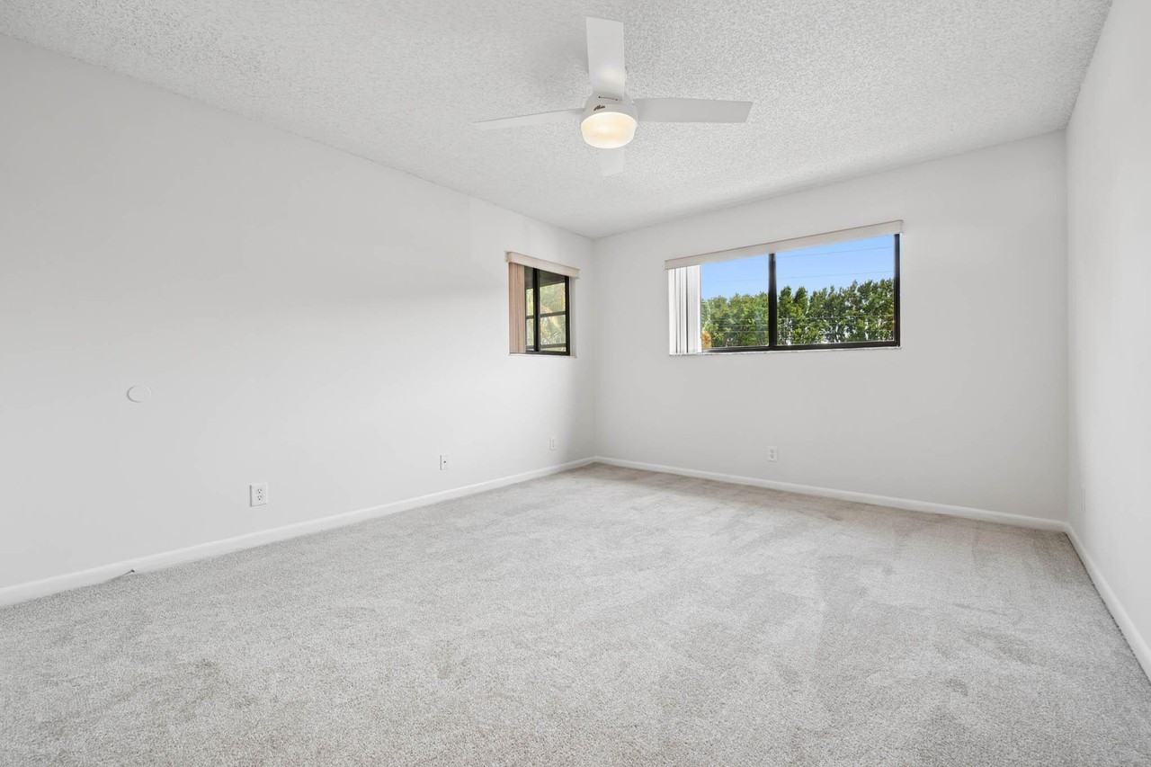 15450 Pembridge Ave #192 - Photo 5 of 31