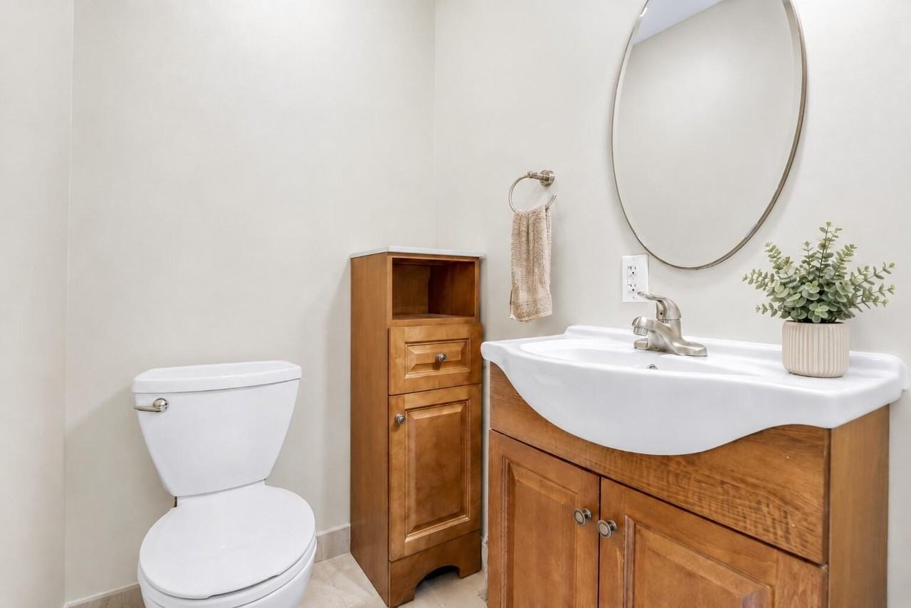 1541 Sw 102nd Ter - Photo 7 of 31