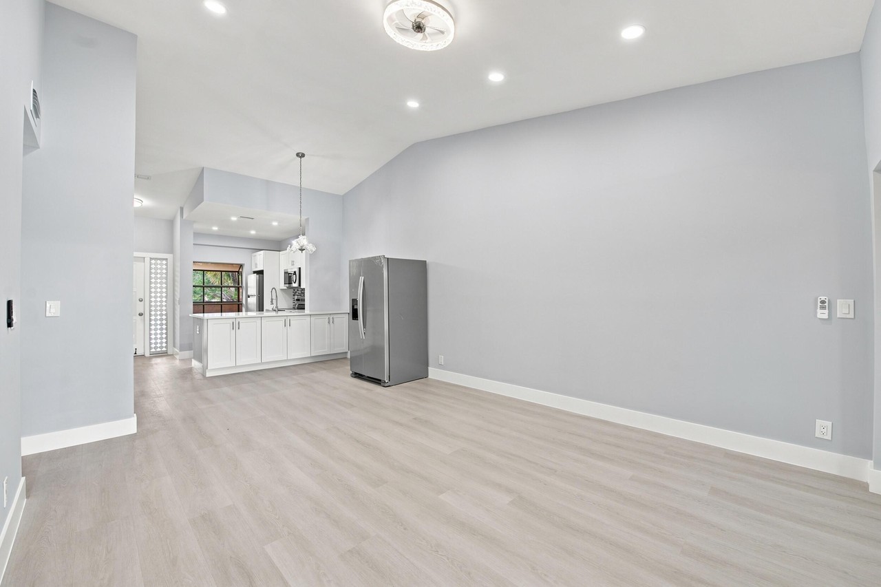 2249 Sw 15th St #188 - Photo 4 of 29