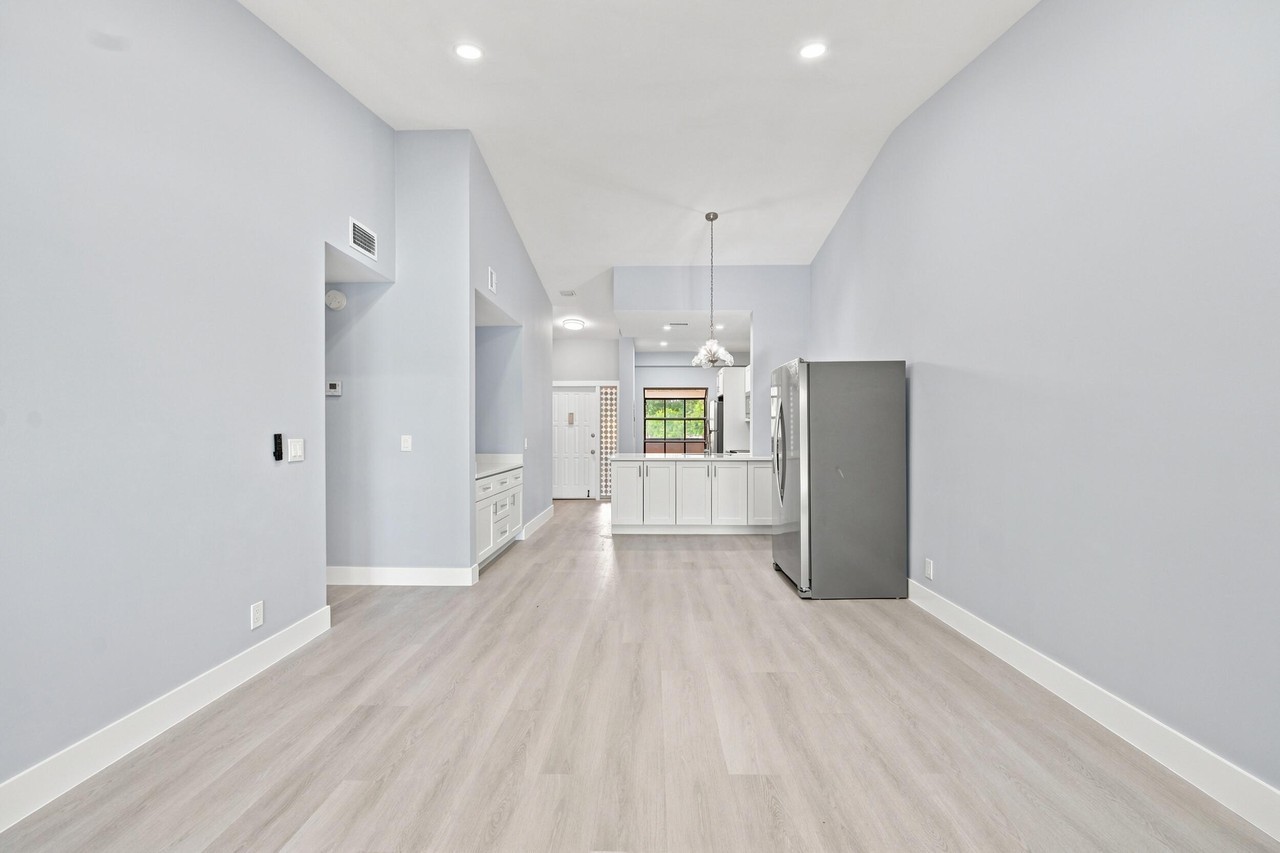 2249 Sw 15th St #188 - Photo 5 of 29