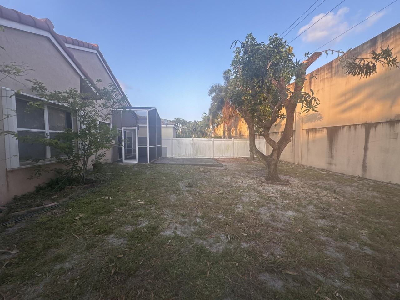 4044 Nw 62nd Ct - Photo 2 of 17